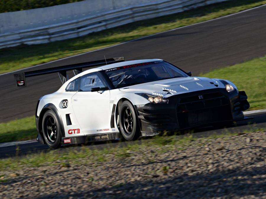  Nissan GT-R GT3 by Nismo 2012 года  (фото 9 из 14)